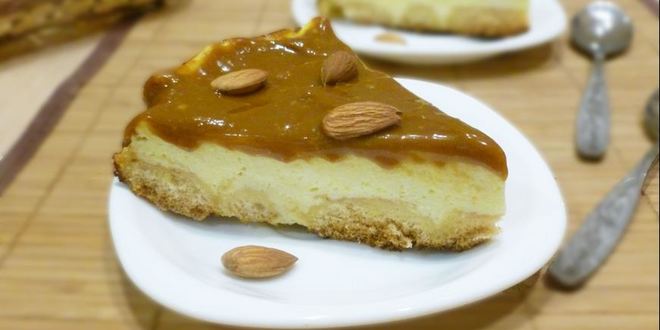 Рецепт йогуртового чизкейка с миндалем и вареной сгущенкой