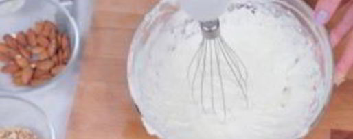 Шаг 2: яблочного чизкейка в баночках