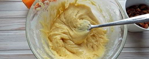 Шаг 5: морковных кексов с изюмом