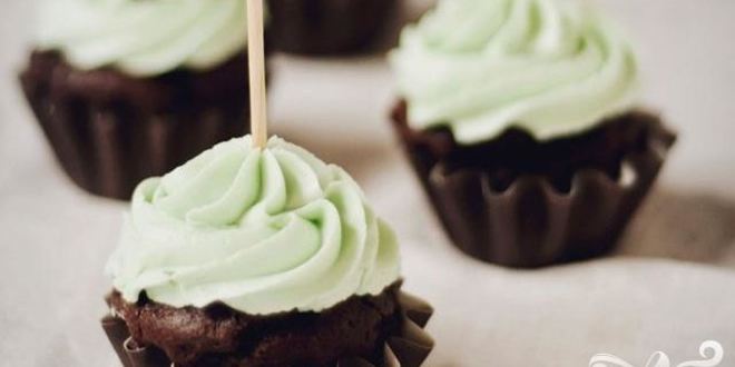Рецепт шоколадных капкейков с мятным кремом