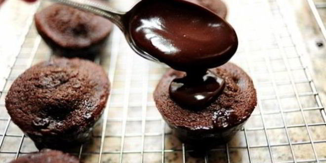 Рецепт шоколадных кексов с вишней