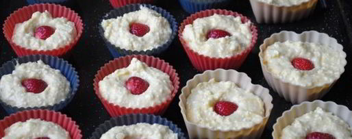 Шаг 9: творожных кексов с клубникой