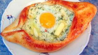 Рецепт Хачапури лодочка по аджарски с яйцом