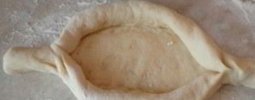 Шаг 3: хачапури лодочка с яйцом