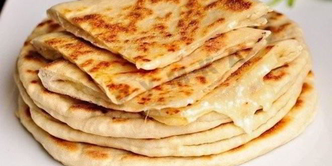 Рецепт хачапури с сыром и вареным яйцом