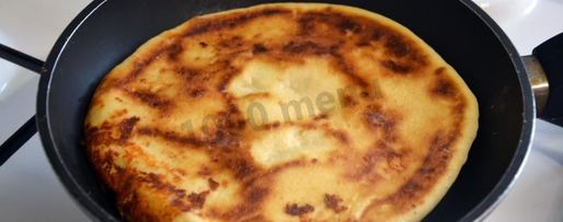 Шаг 9: хачапури с творогом и сыром на сковороде