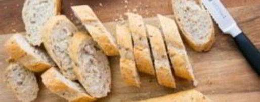 Шаг 1: багета с чесноком