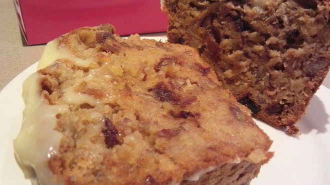 Рецепт Бананового пирога-хлеба с финиками и орехами пекан