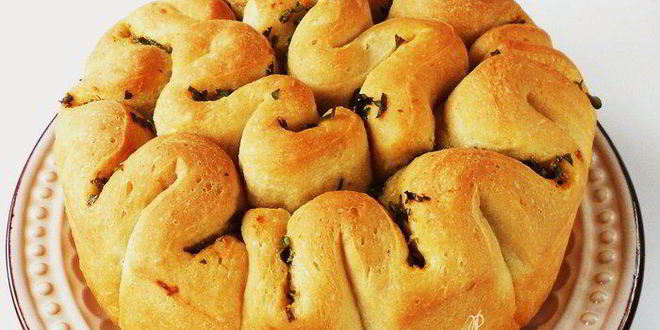 Рецепт чесночного хлеба-гармошки