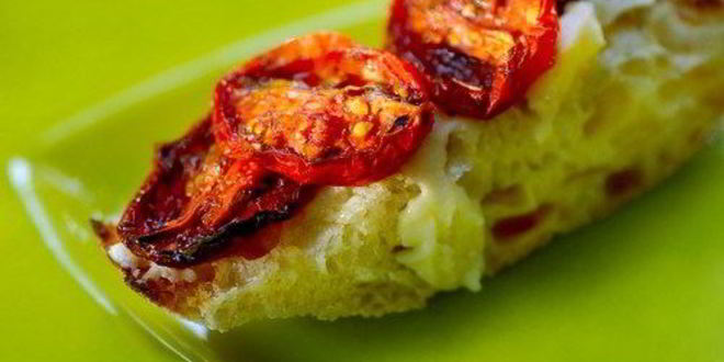 Рецепт чиабатты с вялеными томатами, чесноком и петрушкой