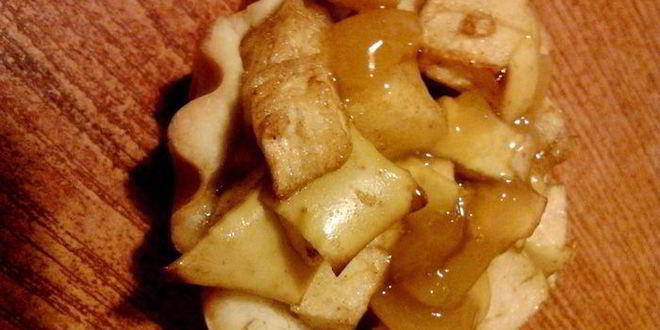 Рецепт деревенских галет с яблоками и абрикосовым джемом