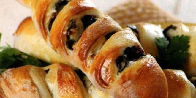 Рецепт домашнего хлеба с беконом, маслинами и оливками