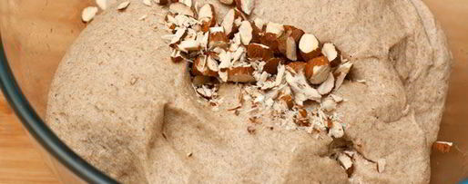 Шаг 2: гречневого хлеба с орехами и брынзой