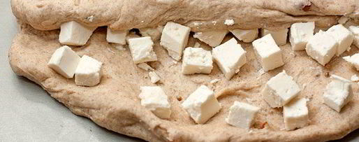 Шаг 4: гречневого хлеба с орехами и брынзой