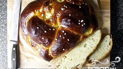 Рецепт Халы с яблоками и медом