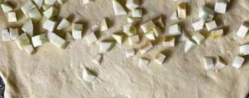 Шаг 1: халы с яблоками и медом