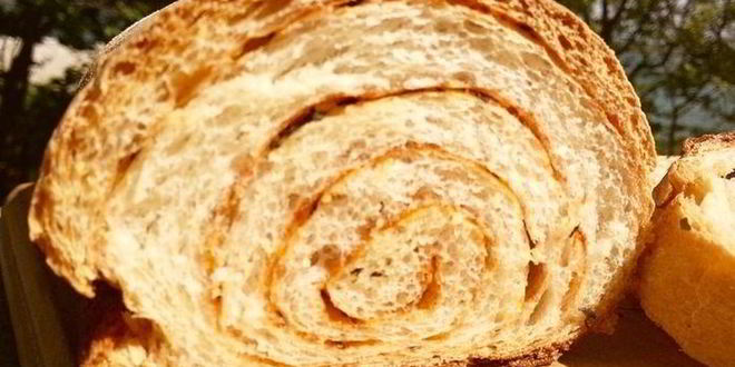 Рецепт хлеба с паприкой и базиликом