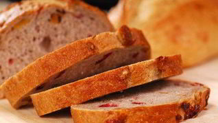 Рецепт Клубничного хлеба с орехами