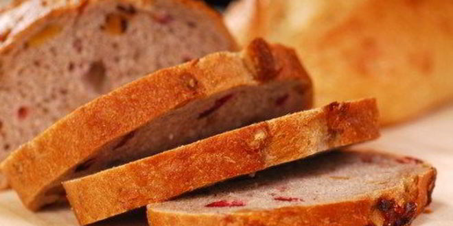 Рецепт клубничного хлеба с орехами