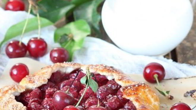 Рецепт Мини-галетов с вишней для воскресного завтрака