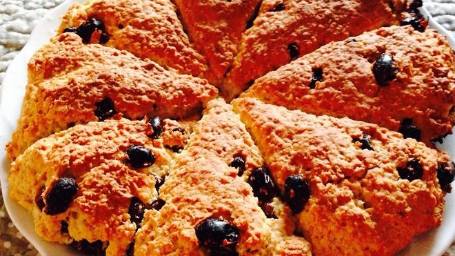 Рецепт Шотландских овсяных булочек-сконов с геркулесом и изюмом