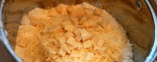 Шаг 1: сконов с зеленью и сыром