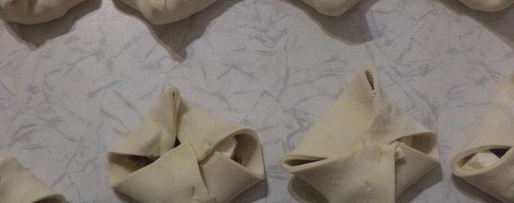 Шаг 4: конвертиков из слоеного теста с начинкой из мясного фарша и феты