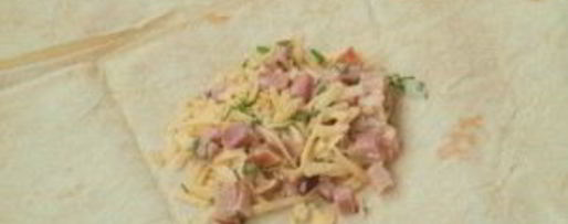 Шаг 2: горячего лаваша с сыром