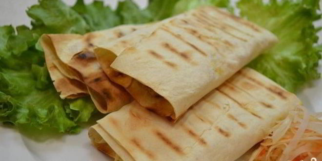 Рецепт конвертиков из лаваша с курицей