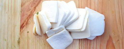 Шаг 2: конвертиков из лаваша с сулугуни, зеленью и томатами