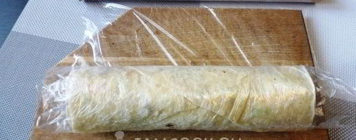 Шаг 9: лаваша с корейской морковкой и сыром