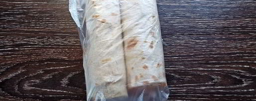 Шаг 10: лаваша с крабовыми палочками и корейской морковкой