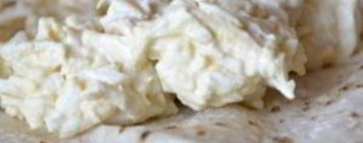 Шаг 3: лаваша с плавленым сыром и яйцом