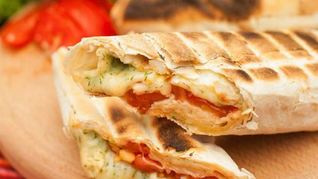 Рецепт Лаваша с сыром и помидорами на гриле