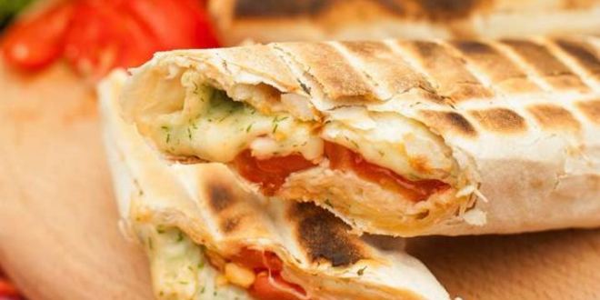 Рецепт лаваша с сыром и помидорами на гриле