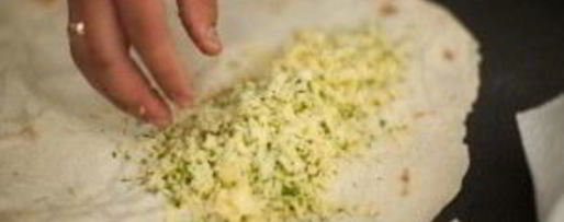 Шаг 1: лаваша с укропом