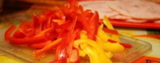 Шаг 1: лаваша с ветчиной и плавленым сыром