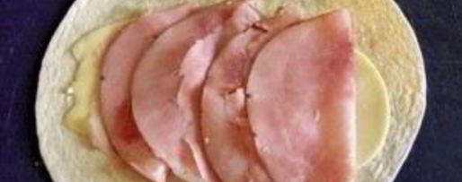 Шаг 2: лаваша с ветчиной и сыром