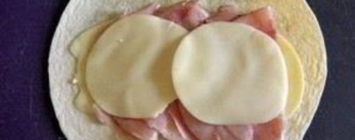 Шаг 3: лаваша с ветчиной и сыром