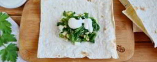 Шаг 5: лаваша с яйцом и шпинатом