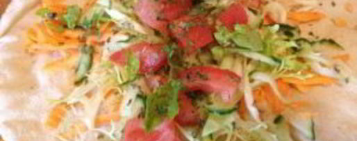 Шаг 2: ролла с курицей в лаваше