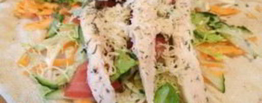 Шаг 3: ролла с курицей в лаваше