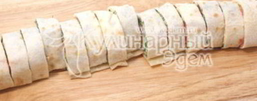 Шаг 4: рулетиков из лаваша с красной рыбой