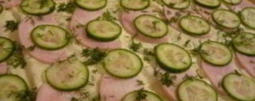 Шаг 9: рулетиков из лаваша с семгой и ветчиной