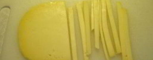 Шаг 6: сосиски в лаваше