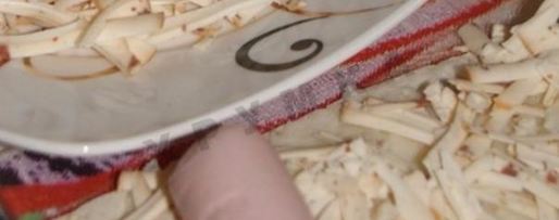 Шаг 3: сосисок в лаваше с сыром и картошкой