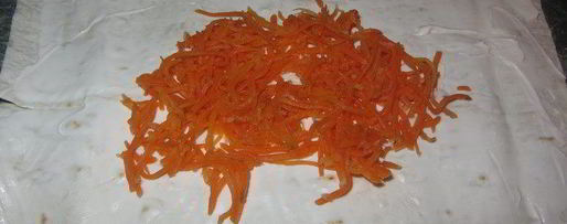 Шаг 1: закуски из лаваша и корейской морковки