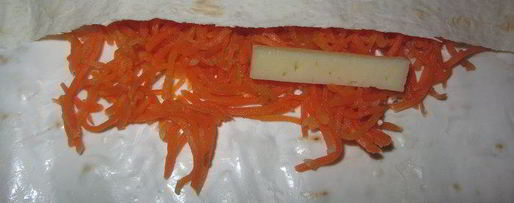 Шаг 3: закуски из лаваша и корейской морковки