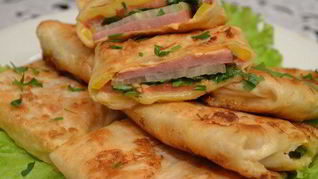 Рецепт Жареного лаваша с колбасой и грибами