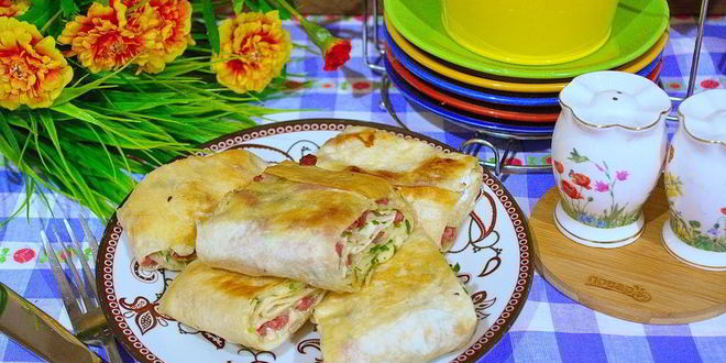 Рецепт жареного лаваша с колбасой и сыром